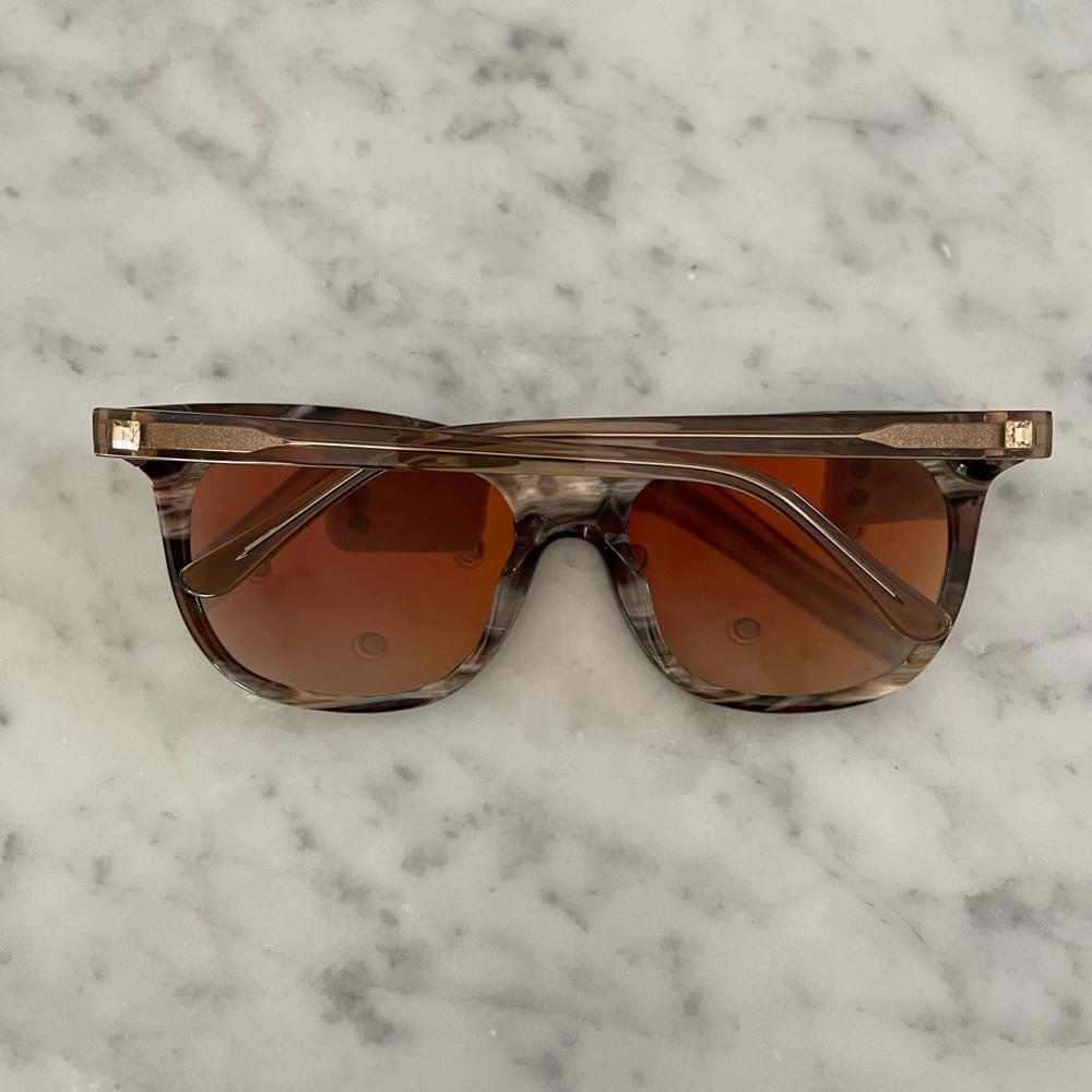 Vera Wang Sunglasses - Picture 3 of 4